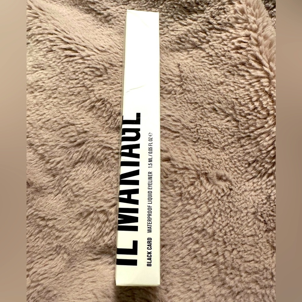 Brand new IL MAKIAGE waterproof liquid eyeliner - black card